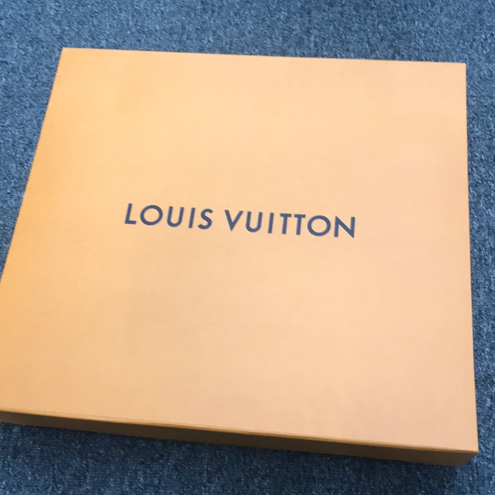 Louis Vuitton authentic box for Neverfull